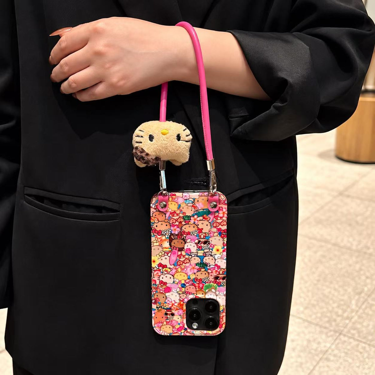HAVEROSE かわいいiPhoneケース|ショルダーストラップ・ぬいぐるみチャーム付き|黄ばみ防止
