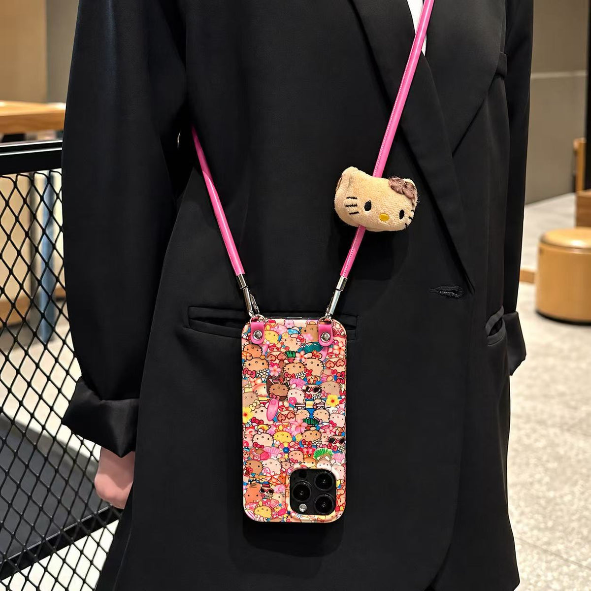 HAVEROSE かわいいiPhoneケース|ショルダーストラップ・ぬいぐるみチャーム付き|黄ばみ防止